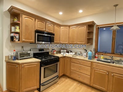 Medford 5 Beds 1 Bath  Tufts - $7,313 No Fee