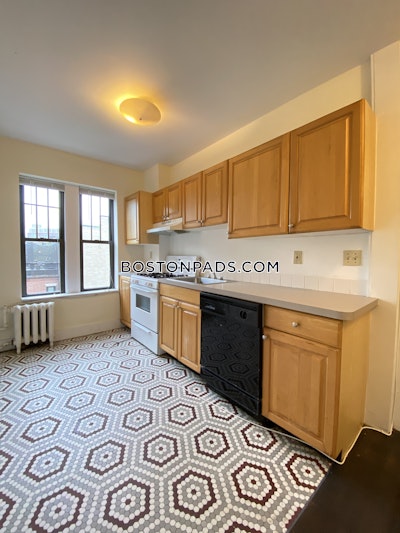 Fenway/kenmore large 3 Bed 1 Bath on Park Dr. in Boston Boston - $5,500 No Fee