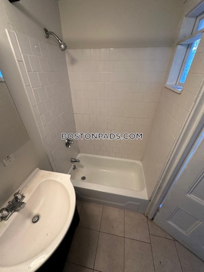 Cambridge 3 Beds 1 Bath  Central Square/cambridgeport - $3,100 No Fee