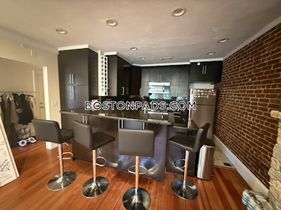 Brookline 3 Bed 2 Bath BROOKLINE- WASHINGTON SQUARE $4,800  Washington Square - $4,800 No Fee