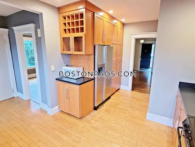 Brookline 3 Bed 1 Bath BROOKLINE- WASHINGTON SQUARE $4,400  Washington Square - $4,300 No Fee