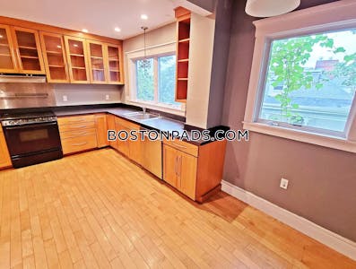 Brookline 3 Beds 1 Bath  Washington Square - $4,300 No Fee