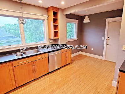 Brookline 3 Bed, 1 Bath Unit  Washington Square - $4,300 No Fee