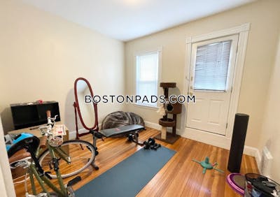 Dorchester 3 Bed 1 Bath BOSTON Boston - $3,250 No Fee
