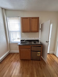 Mission Hill Studio 1 Bath Boston - $1,650 No Fee
