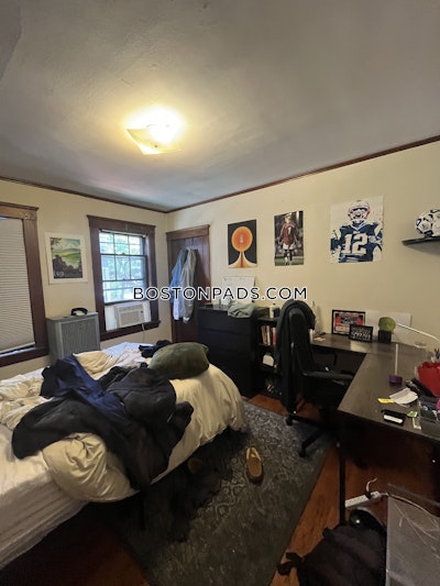 Somerville 4 Beds 1 Bath  Tufts - $5,800 No Fee