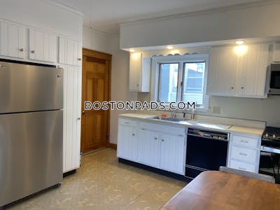 Somerville 5 Beds 2 Baths  Tufts - $8,200 No Fee