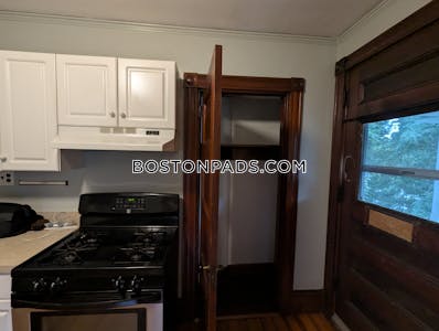Roslindale 2 Beds 1 Bath Boston - $2,600 No Fee