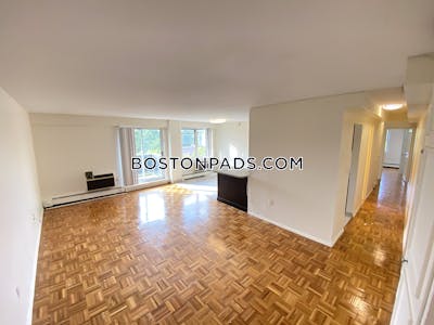 Brookline 3 Bed 1.5 Bath BROOKLINE- BOSTON UNIVERSITY $4,950  Boston University - $4,800 No Fee