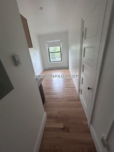 Brookline 0 Bed 1 Bath BROOKLINE- BOSTON UNIVERSITY $1,995  Boston University - $1,995 No Fee