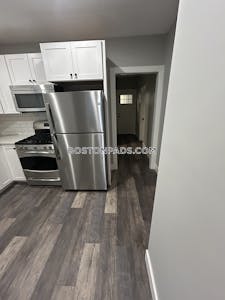 Medford 2.5 Bed 1 Bath MEDFORD  Tufts - $2,900 No Fee