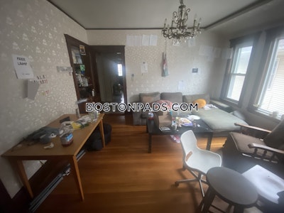 Somerville 4 Bed 1 Bath SOMERVILLE  Tufts - $4,750 No Fee