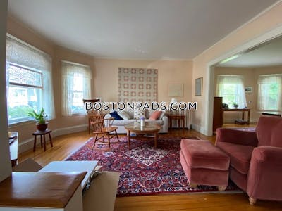 Somerville 6 Beds 2.5 Baths  Tufts - $6,600