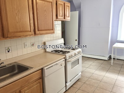 Brookline 4 Beds 2 Baths  Boston University - $6,400 No Fee