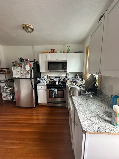 Somerville 4 Beds 2 Baths  Winter Hill - $4,300