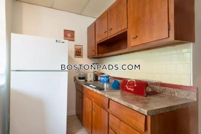East Boston Great 3 bed 1 bath available 9/1 on Orleans St in East Boston! Boston - $3,900 No Fee