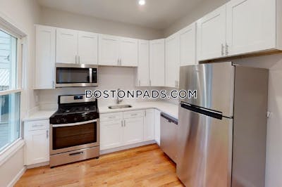 East Boston 3 Beds 1 Bath Boston - $2,950 No Fee