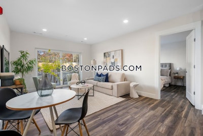 Hyannis 1 bedroom 1 baths Luxury in HYANNIS - $2,500 No Fee