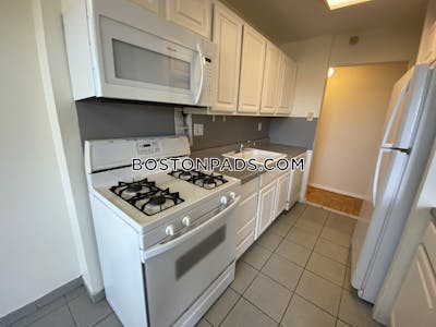 Brookline 3 Beds 1.5 Baths  Boston University - $5,000 No Fee