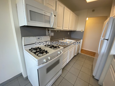 Brookline 3 Beds 1.5 Baths  Boston University - $5,000 No Fee