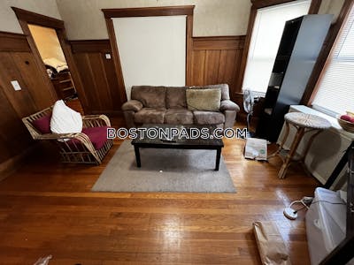 Medford 3 Beds 1 Bath  Tufts - $3,900 No Fee