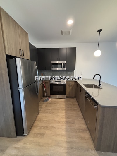 West Roxbury 1 bedroom 1 baths in BOSTON Boston - $3,100 No Fee