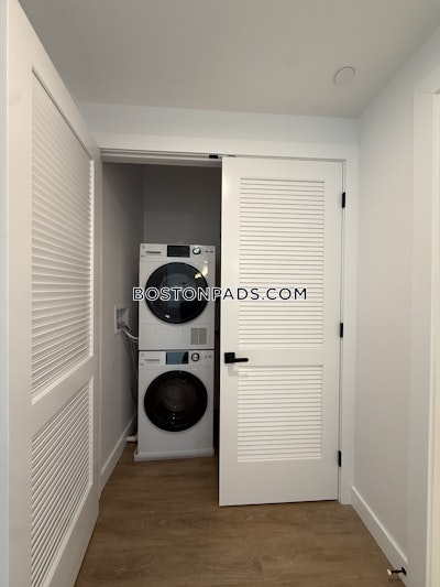 West Roxbury Apartment for rent 1 Bedroom 1 Bath Boston - $3,100 No Fee